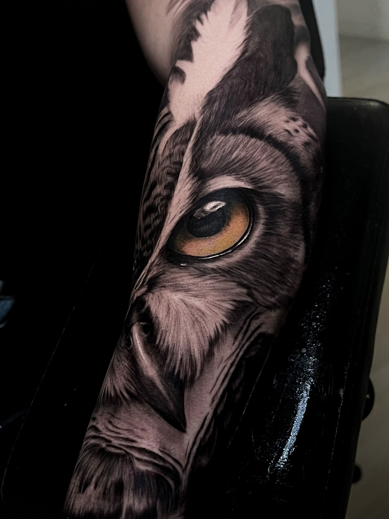 BUHO TATTOO REALISMO ANIAMLES