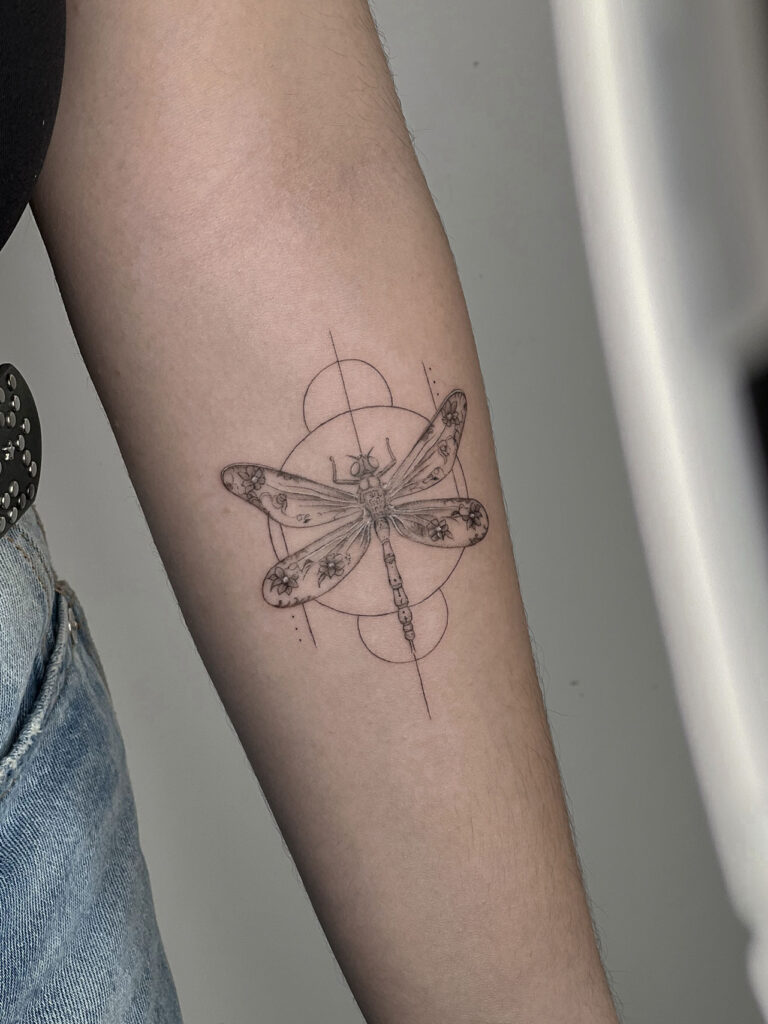 lineafina-tattoo-fineline-christianibañez-tatuaje